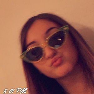 Meet your Posher, Isabella